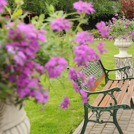 מלון Astra Tajemniczy Ogrod 2*