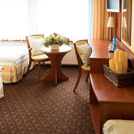 Astra Tajemniczy Ogrod 2* פוזנן