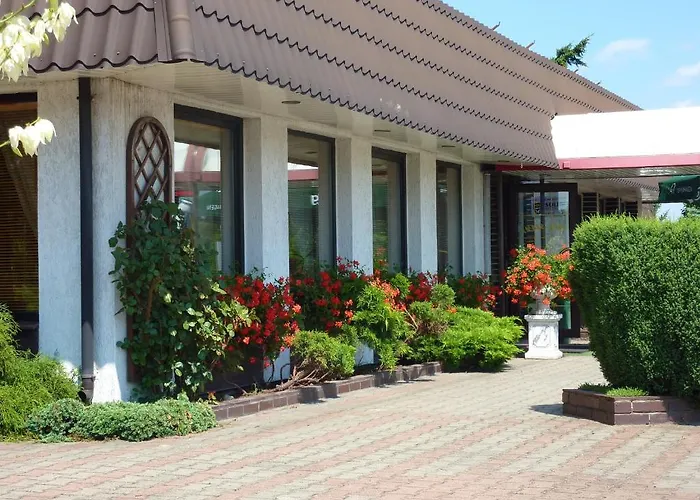 Astra Tajemniczy Ogrod فندق 2*