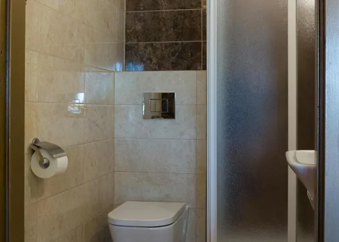 فندق Astra Tajemniczy Ogrod 2*